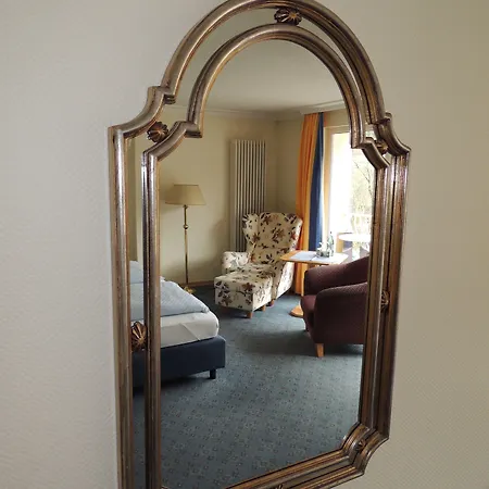 Zum Engel 3* מספלברון