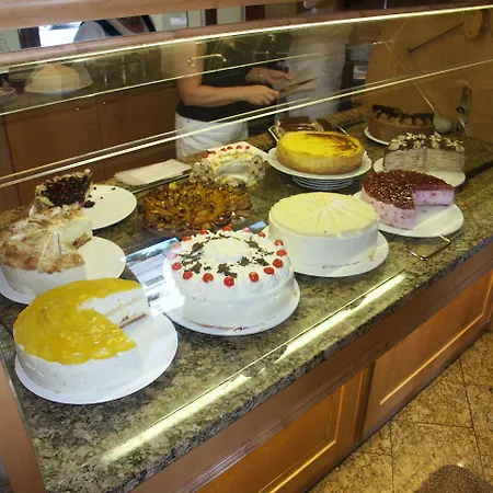 Zum Engel 3* מספלברון