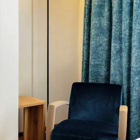 Zum Engel מלון 3*